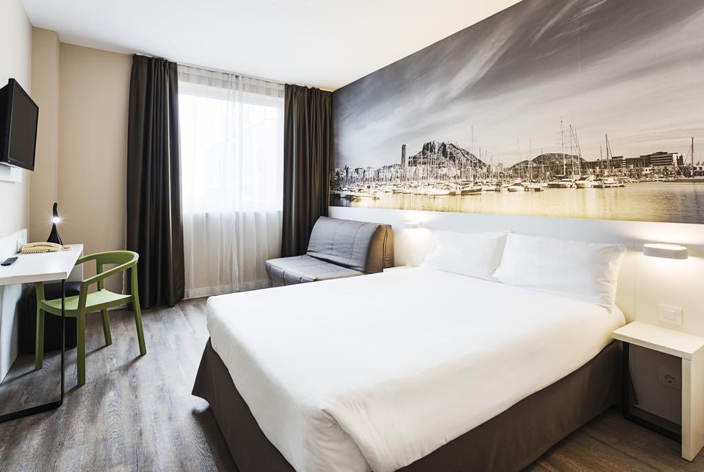 Готель B & B Alicante (Ex Holiday Inn Express) 3*