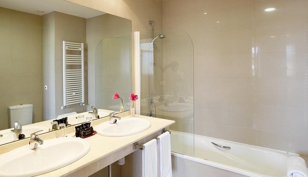 Зображення La Estacion 4*