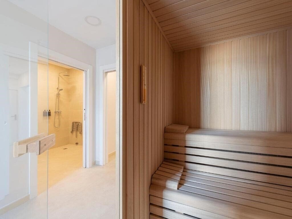 Фото Eurostars Lucentum 4*