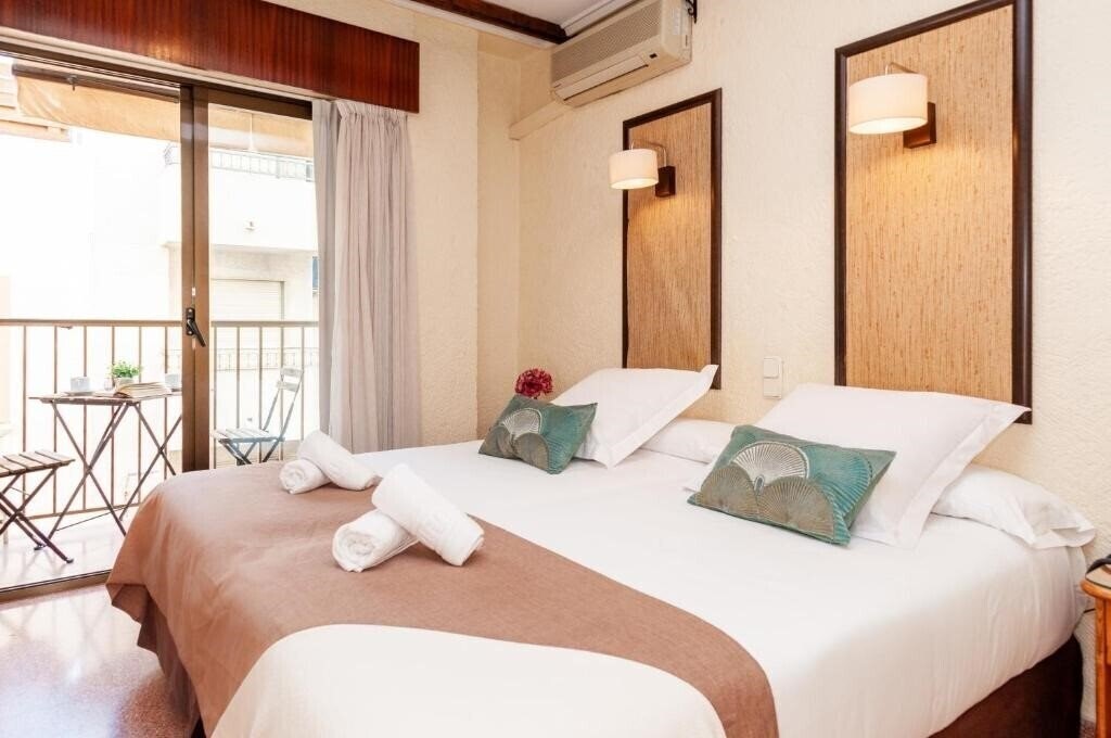 Готель Eden Mar 2*