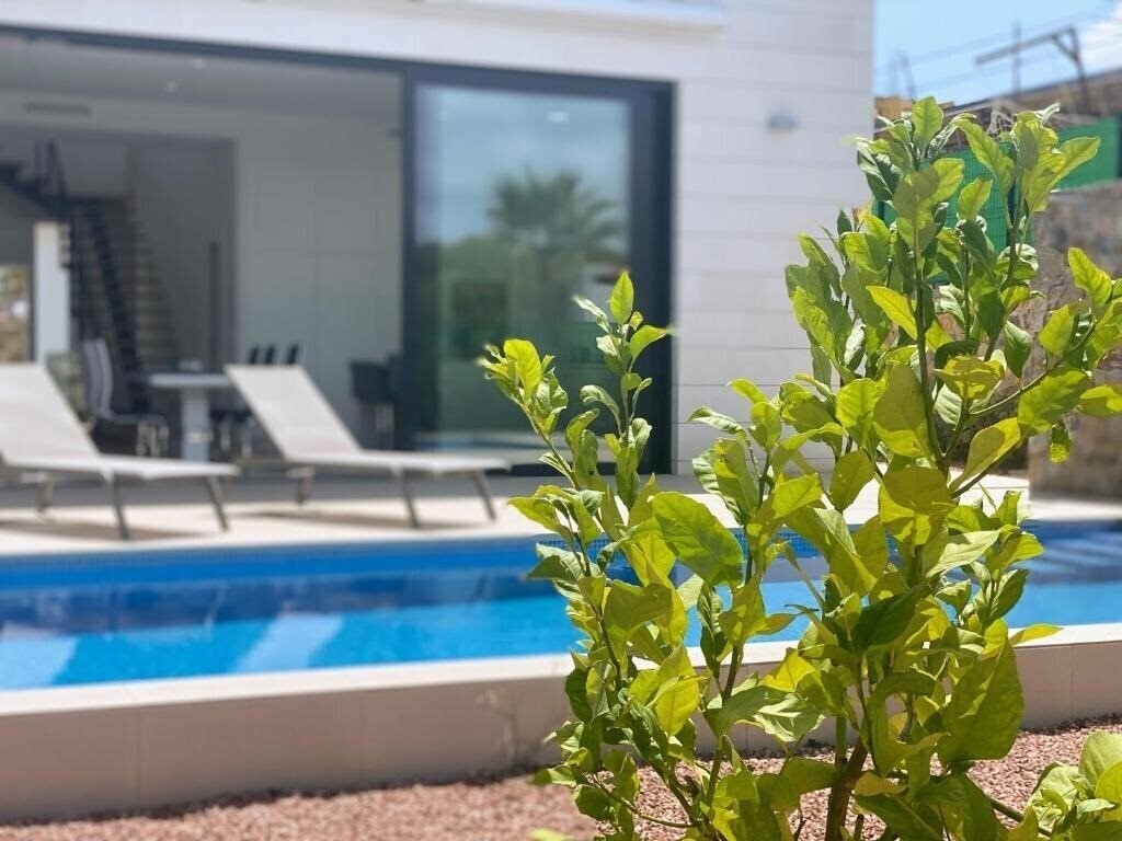 Фото Las Colinas Golf & Country Club Residences 3*