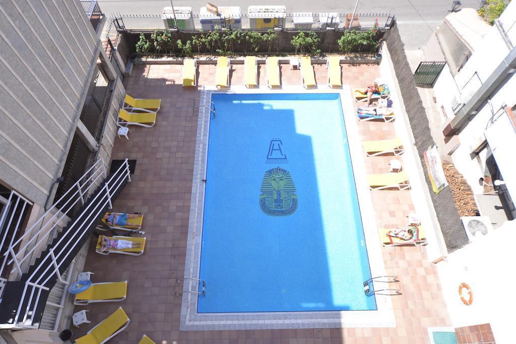 Готель Copacabana 3*