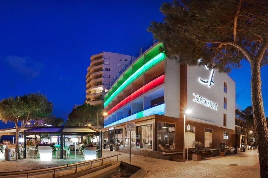 Готель Cosmopolita Hotel Boutique 4*