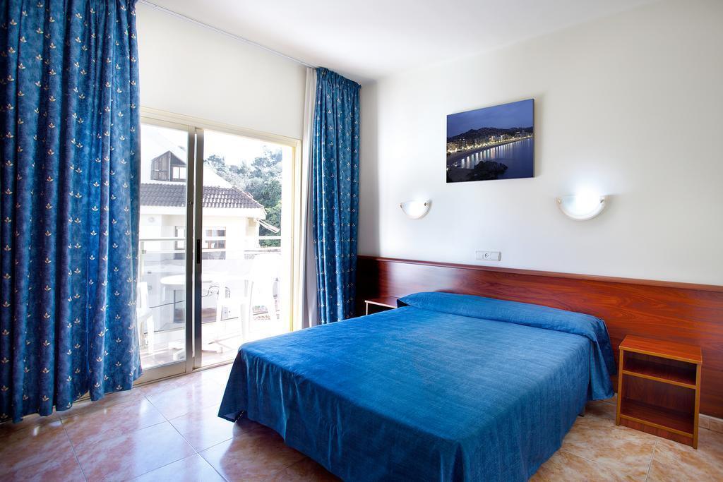 Готель Acacias 4*