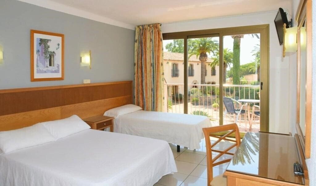 Фото Bakour Costa Brava 4*