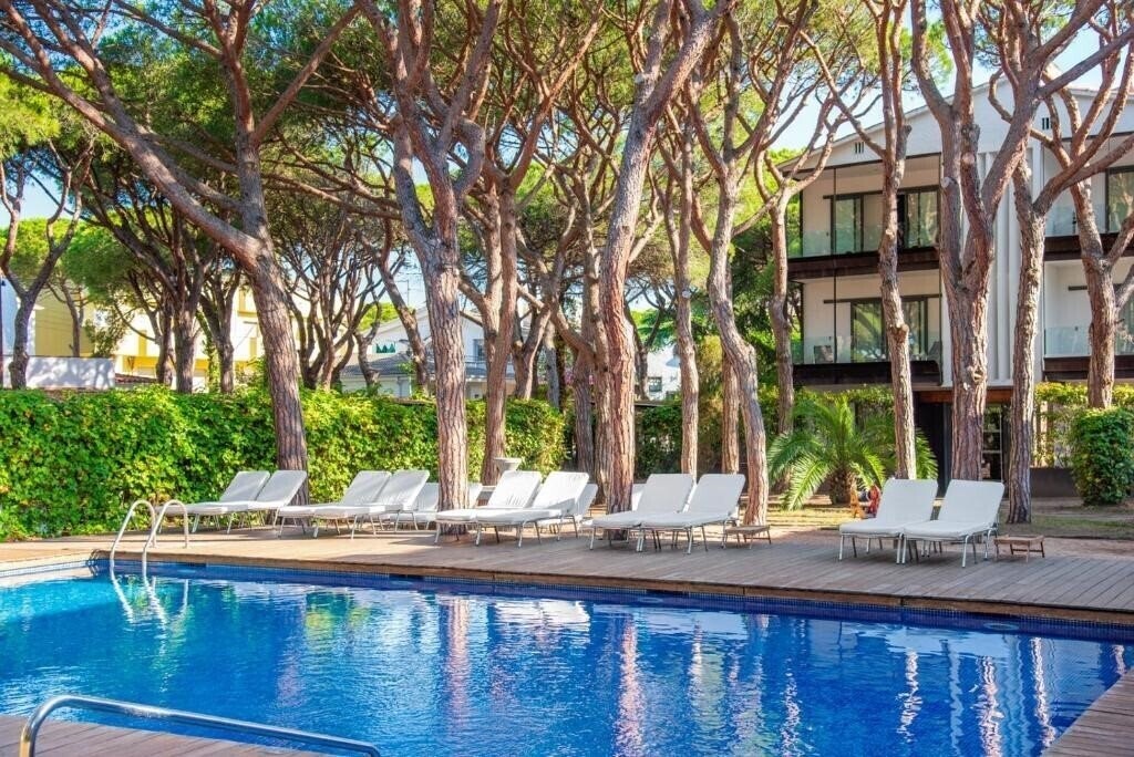 Отель Nm Suites 4*