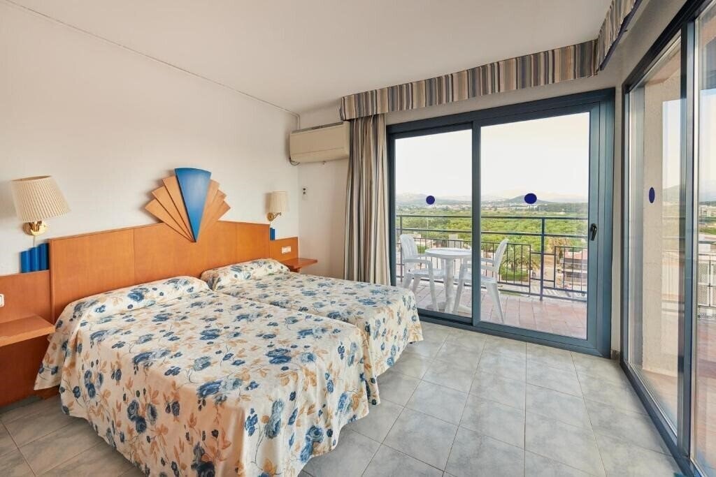 Фото Checkin Blanes (ex. Boix Mar) 3*