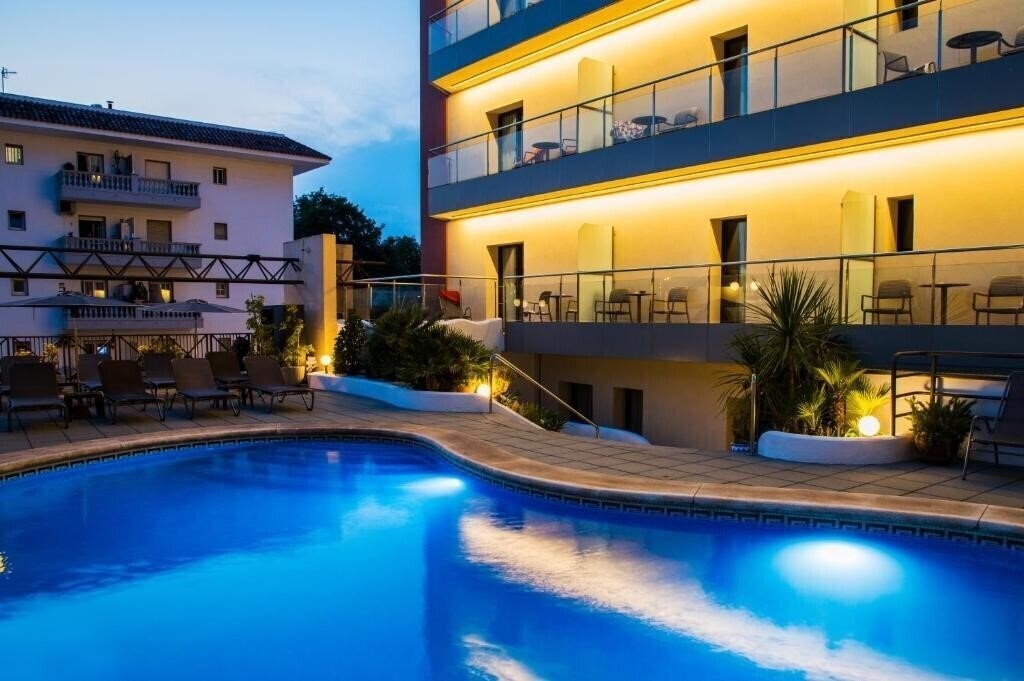 Готель Montserrat Blanes 2*