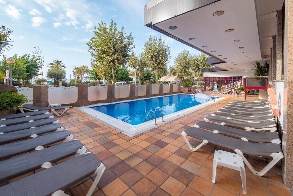 Картинка Hotel Checkin Garbi 3*