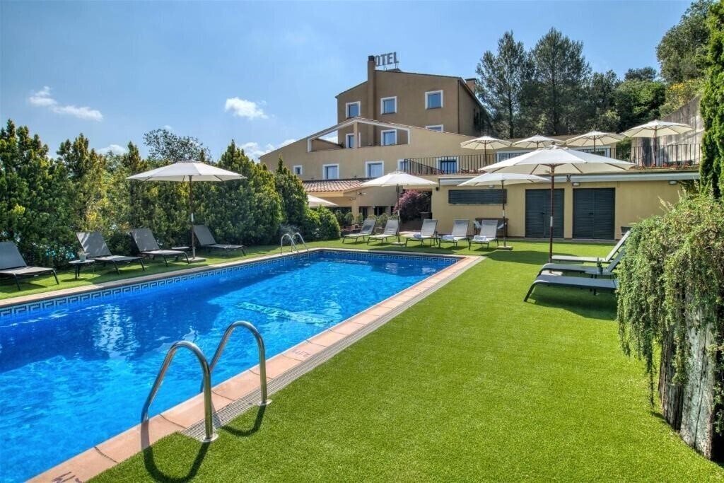 Отель Costabella 3*
