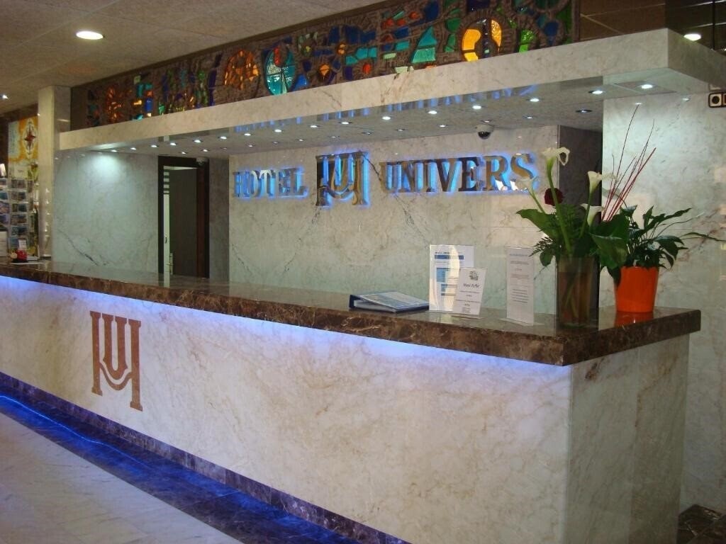 Картинка Univers 3*