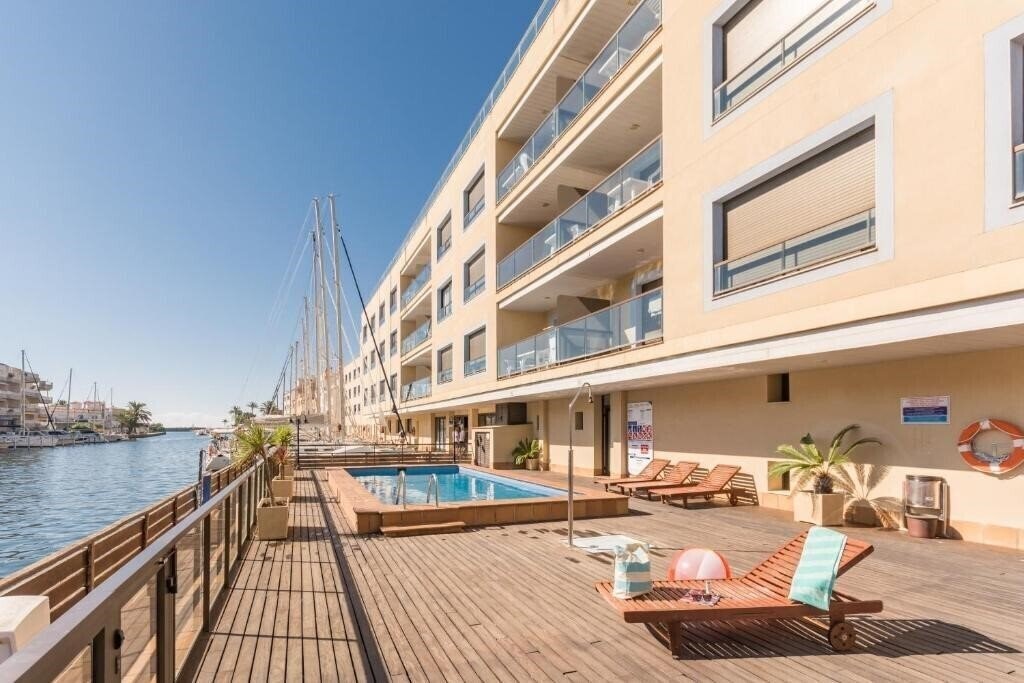 Отель Pierre & Vacances Empuriabrava Marina апартаменты