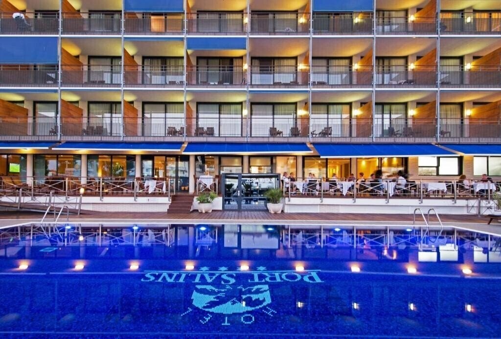 Готель Port Salins 4*