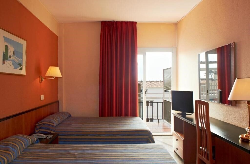 Фото Bluesea Copacabana (Lloret De Mar) 3*