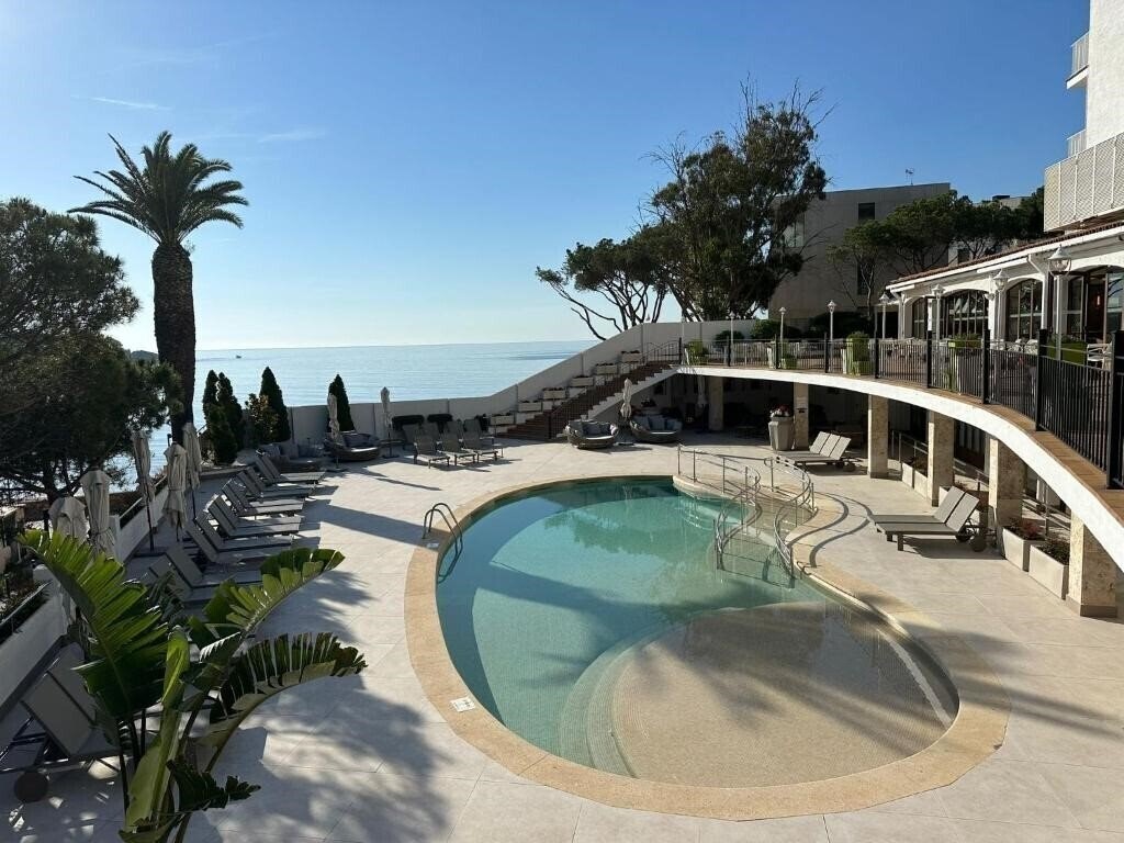 Готель Ilunion Caleta Park 4*