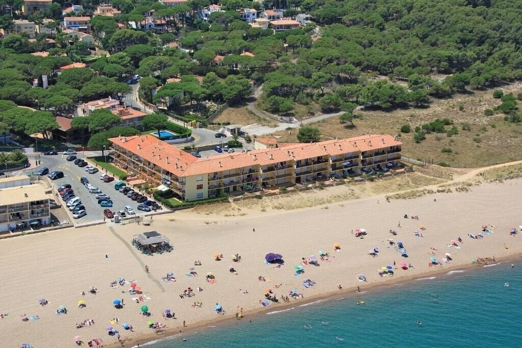 Готель Les Dunes (Platja De Pals) 4*