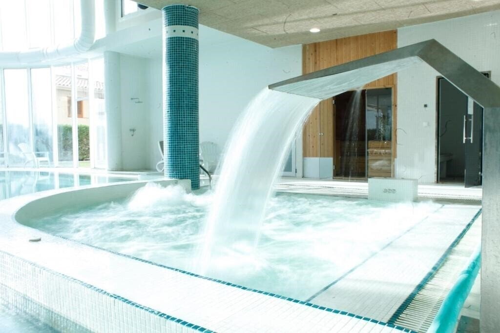 Отель Hotel & Apartaments Thalassa Sport & SPA 3*