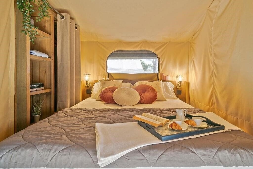 Готель Camping Castell Montgri 4*