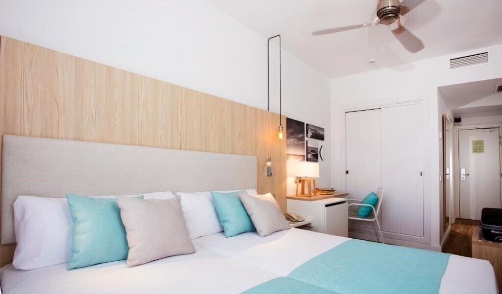 Фото Hotel Monterrey Roses by Pierre & Vacances 3*