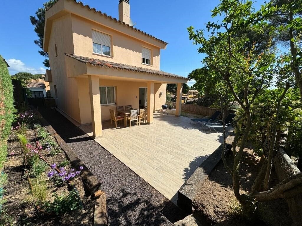 Отель Villa Pinamar Playa De Pals 4*