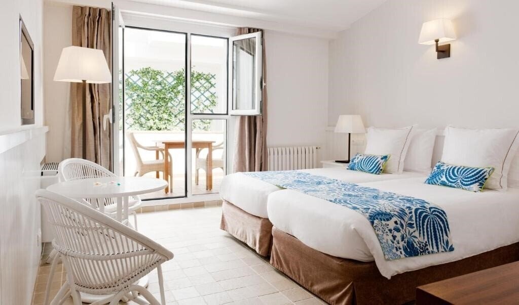 Фото Hotel Playa Sol Cadaques 4*