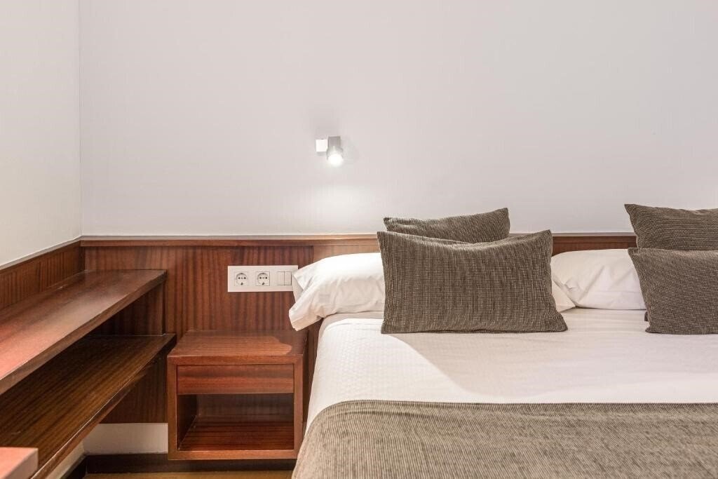 Фото Hotel Emporda 4*