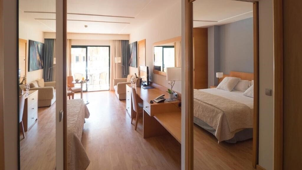 Фото Clipper Hotel & Villas 4*