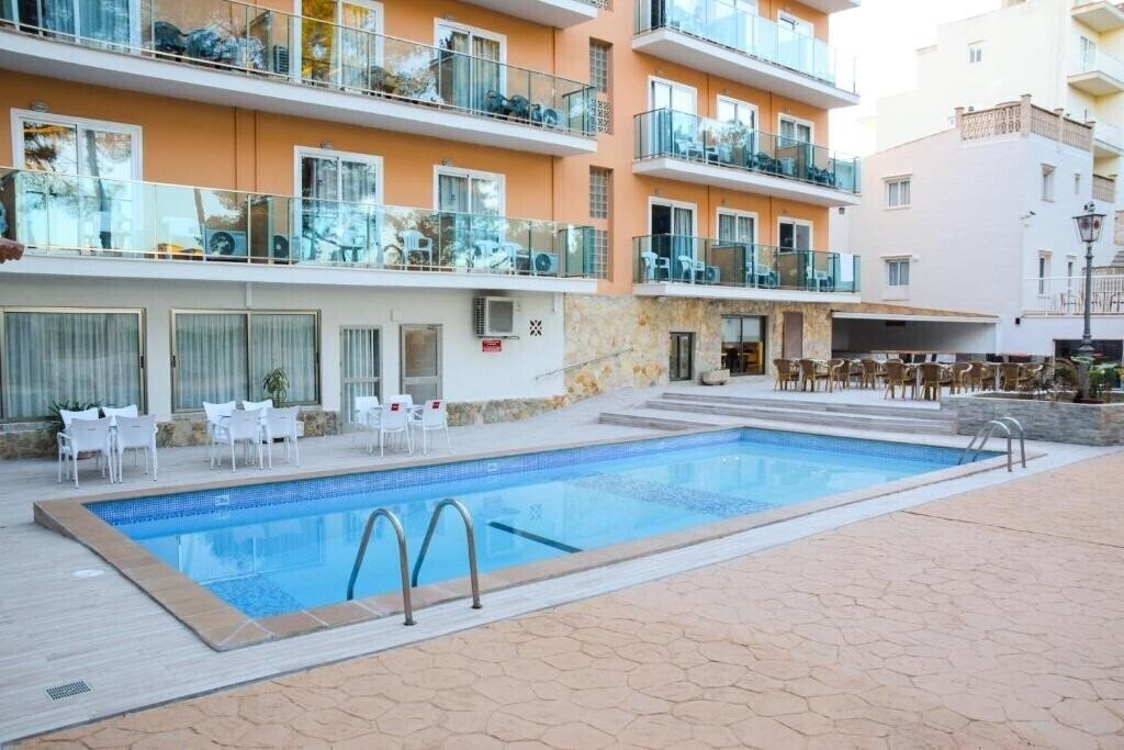 Отель Costa Mediterraneo 2*