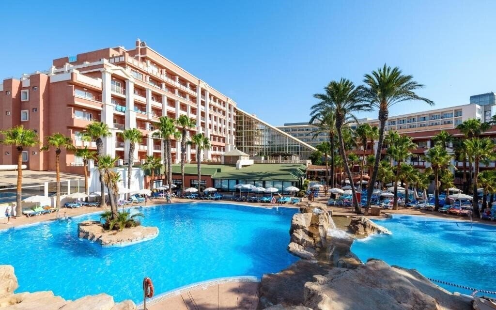 Отель Playacapricho 4*