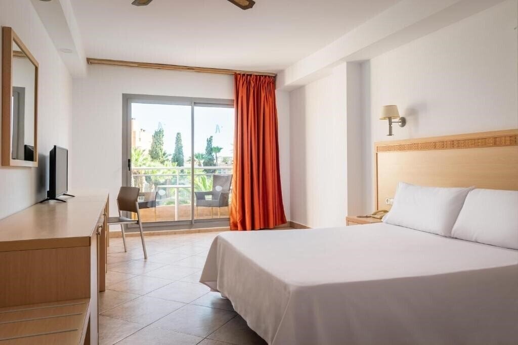Фото Hotel Fenix Family by Alegria 4*