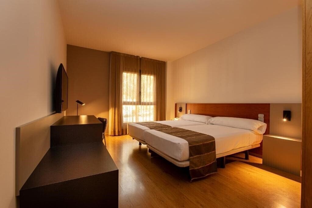 Фото Hotel Vertice Indalo Almeria 4*