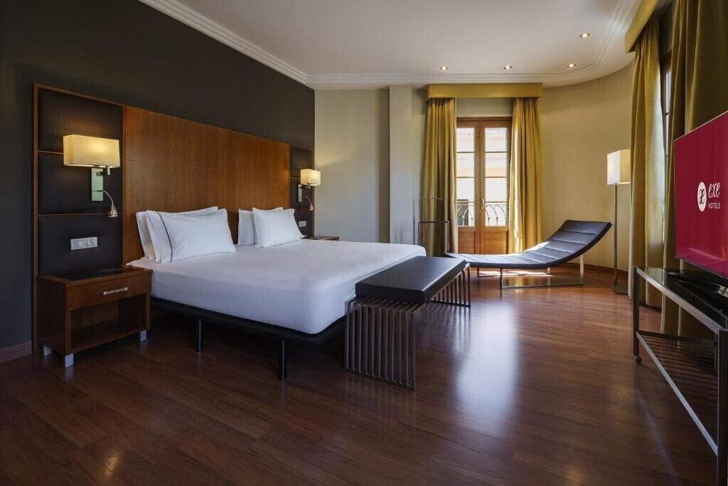 Фото Ac Hotel Almeria by Marriott 4*