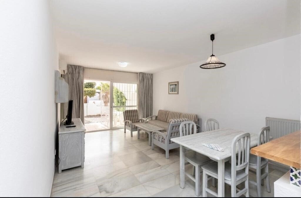 Отель Apartamentos Golf Center Pueblo 2*