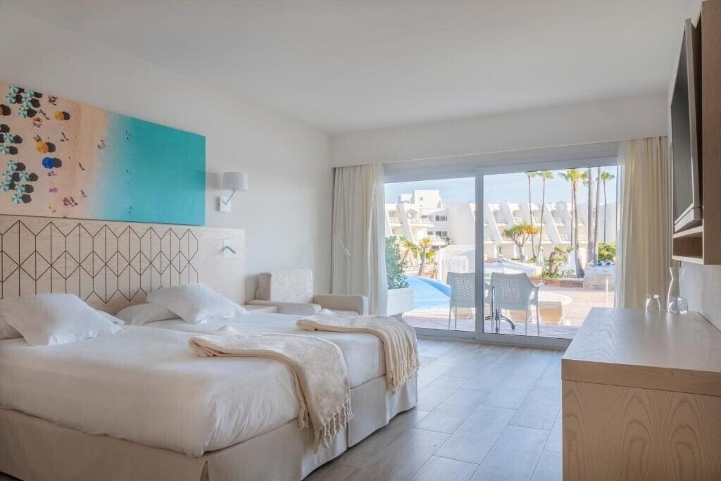 Фото Iberostar Waves Royal Andalus 4*