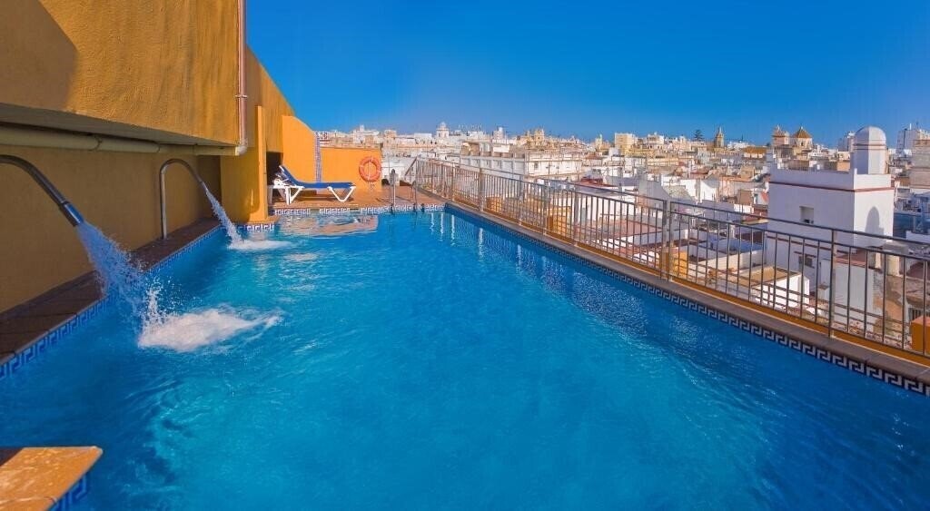 Готель Senator Cadiz SPA 4*