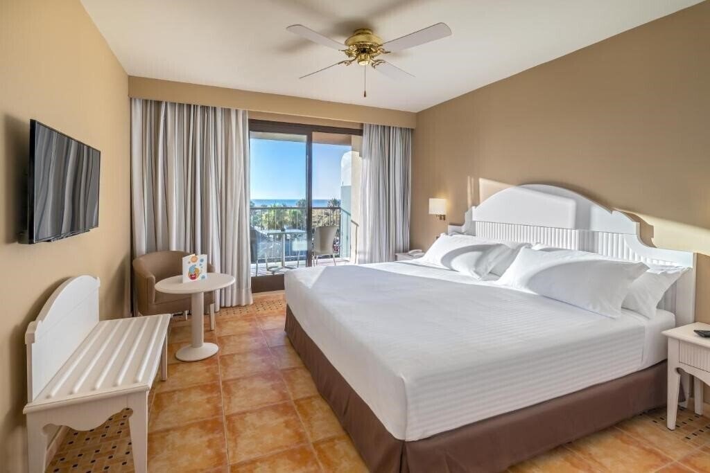 Фотографія Occidental Isla Cristina (ex. Barcelo) 4*