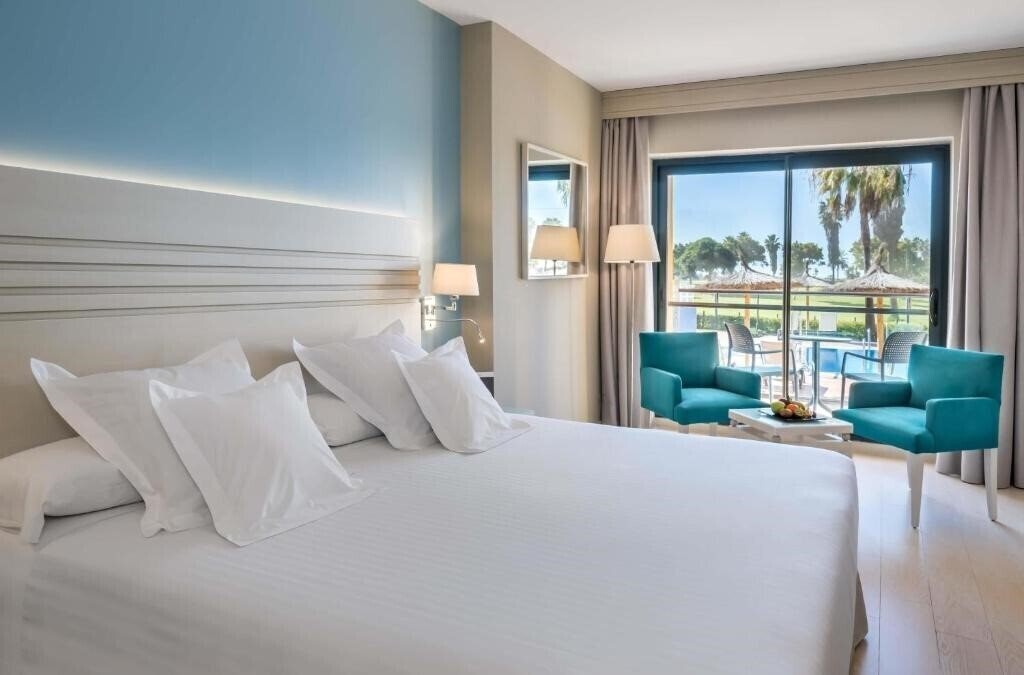 Отель Barcelo (Costa Ballena) 4*