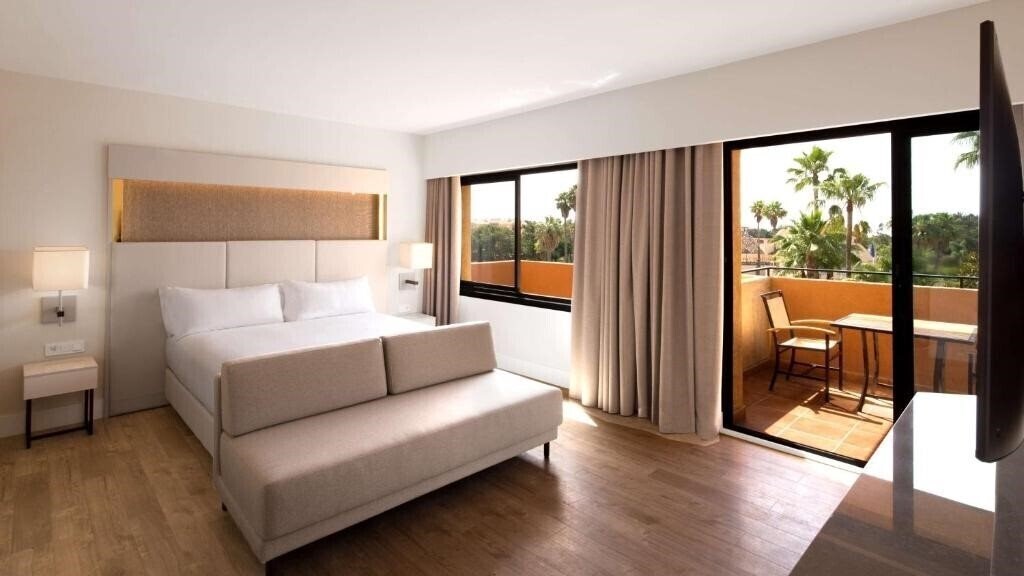Фото Doubletree By Hilton Islantilla Beach Golf Resort 4*