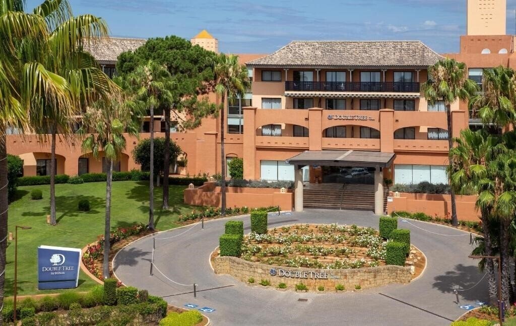 Фото Doubletree By Hilton Islantilla Beach Golf Resort 4*