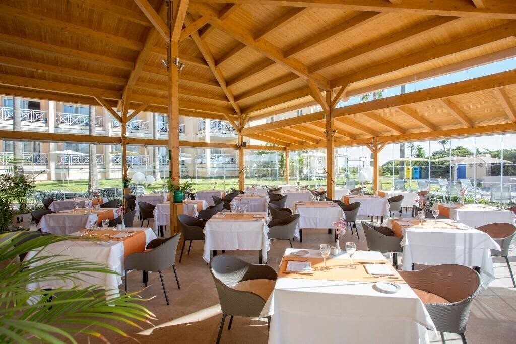 Изображение Tui Blue Hipotels Playa La Barrosa 4*