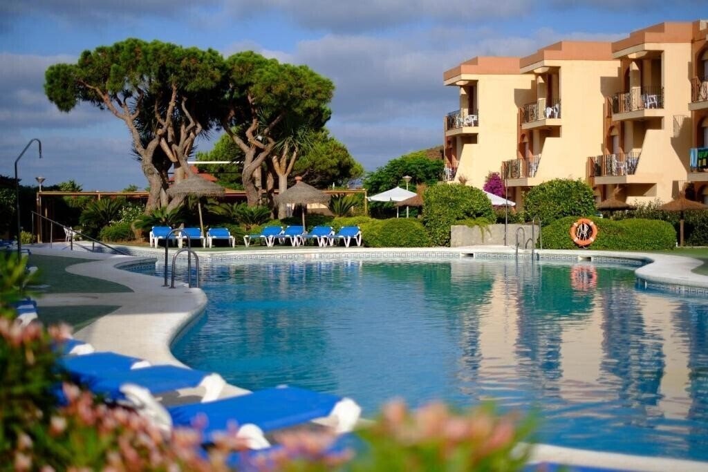 Готель Aparthotel Las Dunas 4*