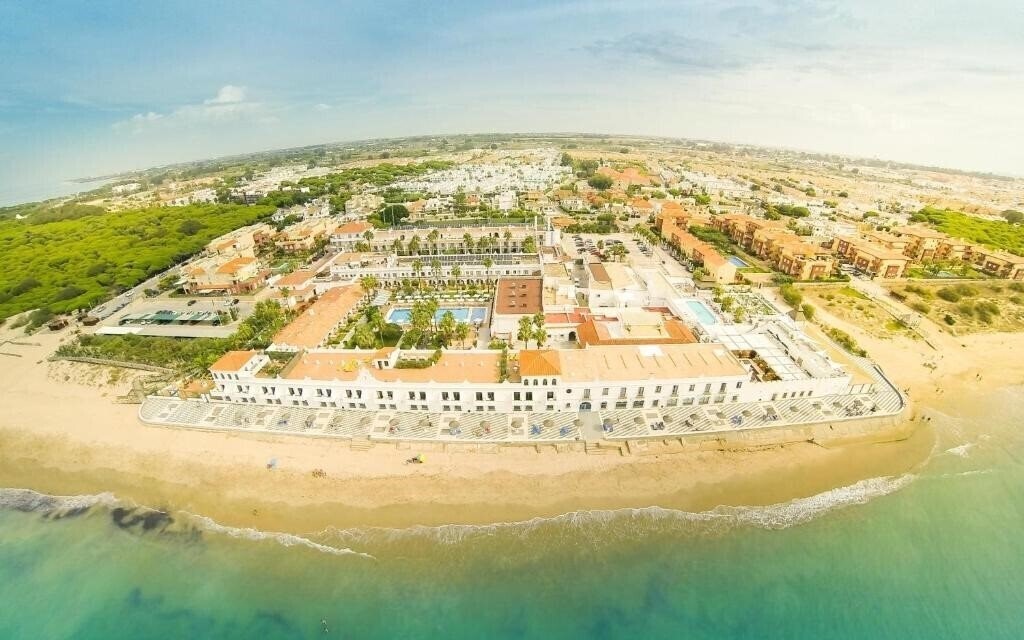 Готель Playa de La Luz Hotel 4*