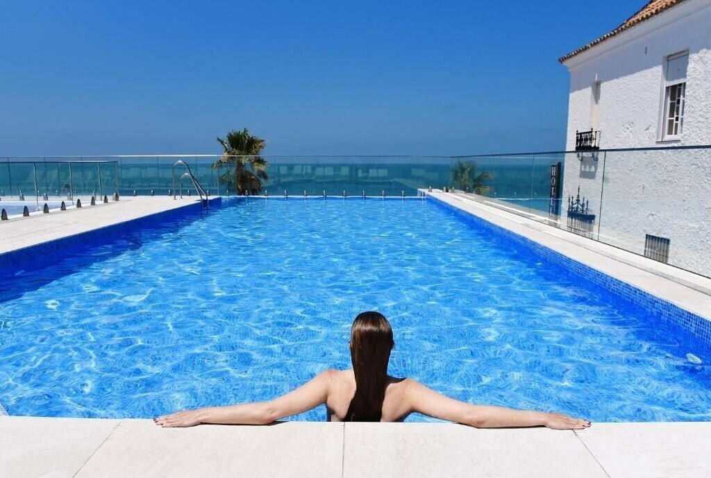 Отель Agaro Chipiona 4*