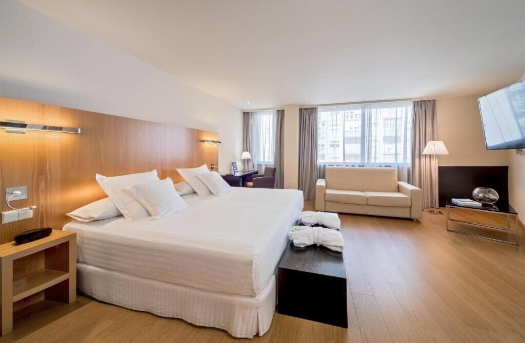 Фото Occidental Cadiz 4*