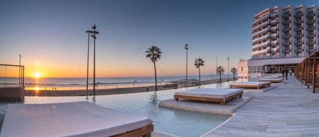 Отель Cadiz Bahia 4*