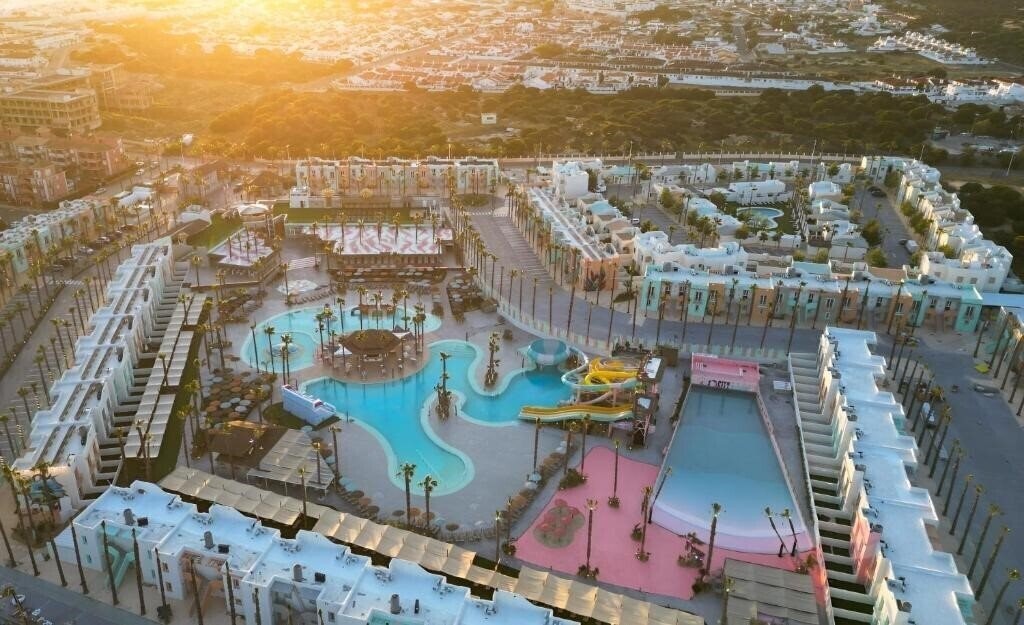 Фото ON City Resort All Inclusive Prime 4*