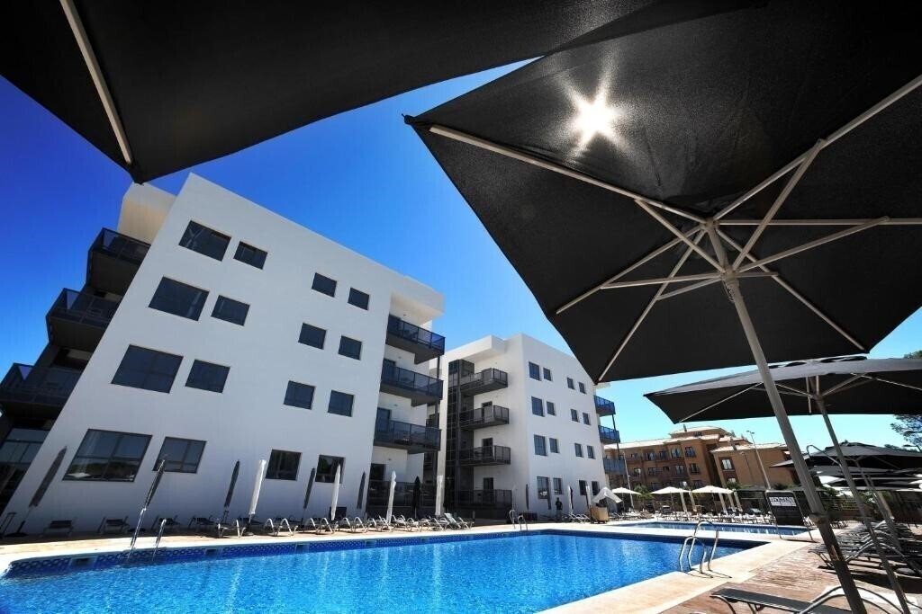 Отель Leo Deluxe Punta Umbria 4*