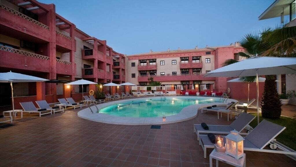 Готель Leo Punta Umbria (Adults Only 16+) 3*