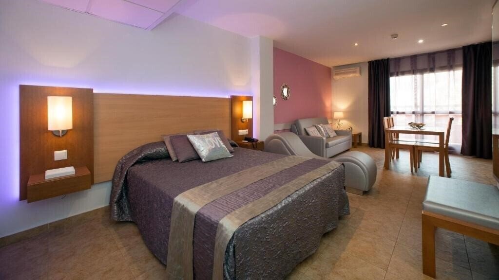 Фото Leo Punta Umbria (Adults Only 16+) 3*