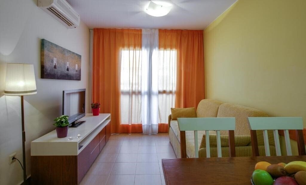 Картинка Leo Punta Umbria 3*